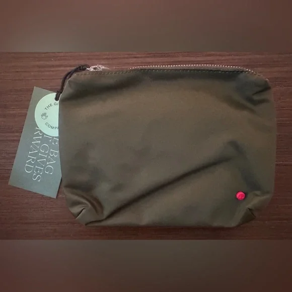 State Lorimer Mini Fanny Pack Olive with Silver Zippers - Picture 6 of 7